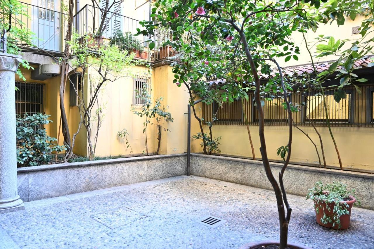 Appartamento Le Guglie In Piazza Castello - Centro Storico 米兰 外观 照片